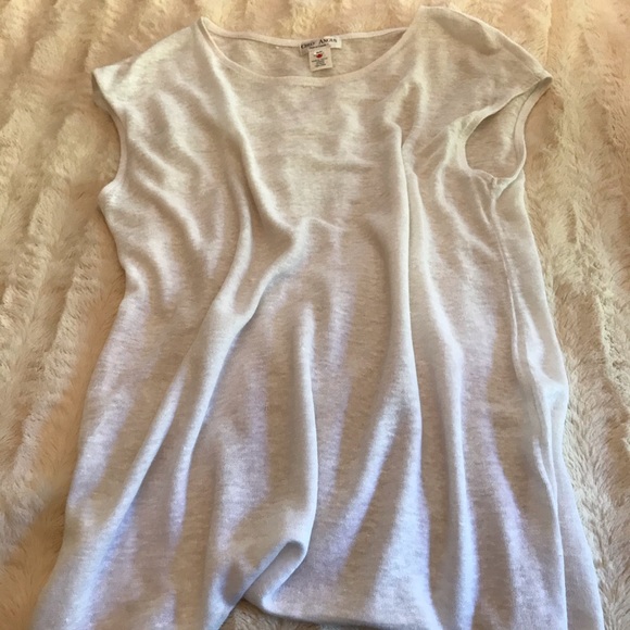 😀 $30/3 Soft lace inset sleeveless blouse - Picture 6 of 6